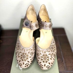 Shoes, new in box. Wedge style, size 6.5 - 7.